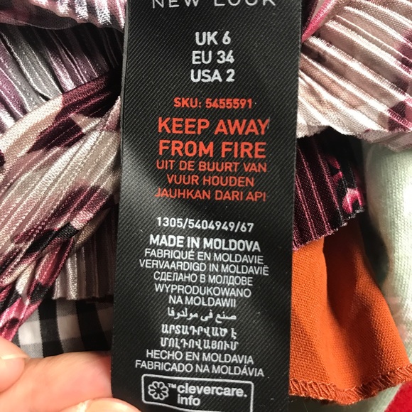 NewLook flower print split burgundy white. Flutter sleeves. Size 2 - Picture 5 of 6